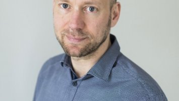 Politices doktor Rolle Alho börjar som seniorforskare på E2 Forskning